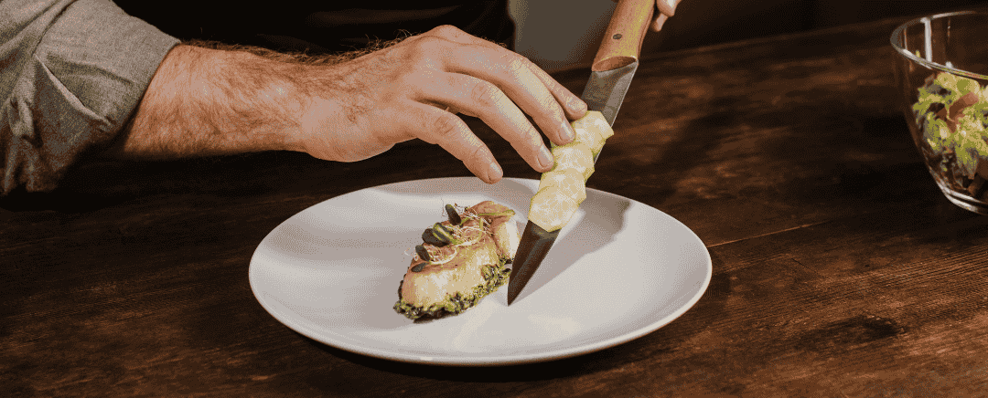 (Ilustrasi Plating Makanan, Sumber: freepik.com/freepik)