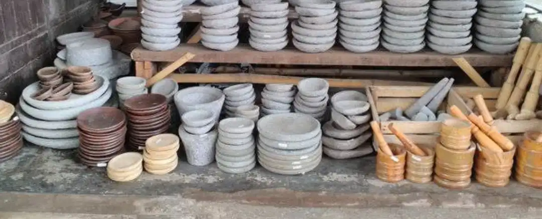 (Ilustrasi Macam Cobek, Sumber: travellingindonesia.com)