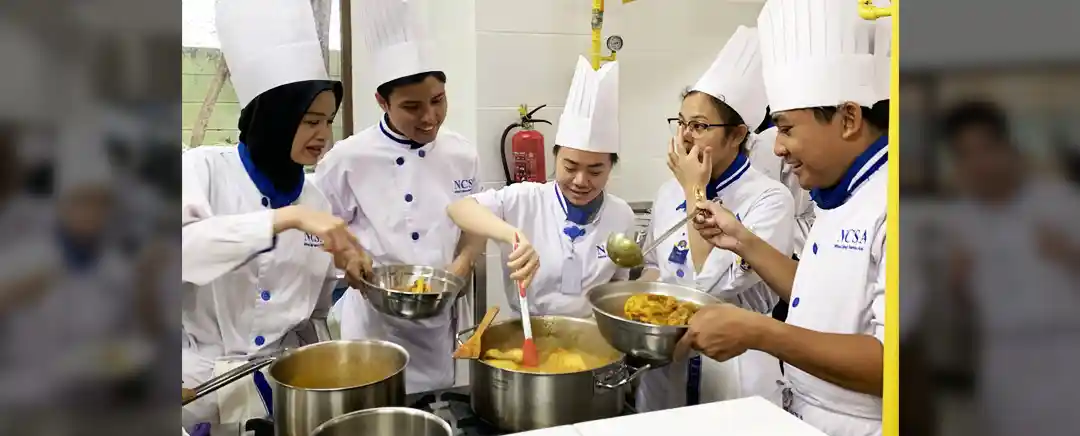 aktivitas siswa di dapur profesional